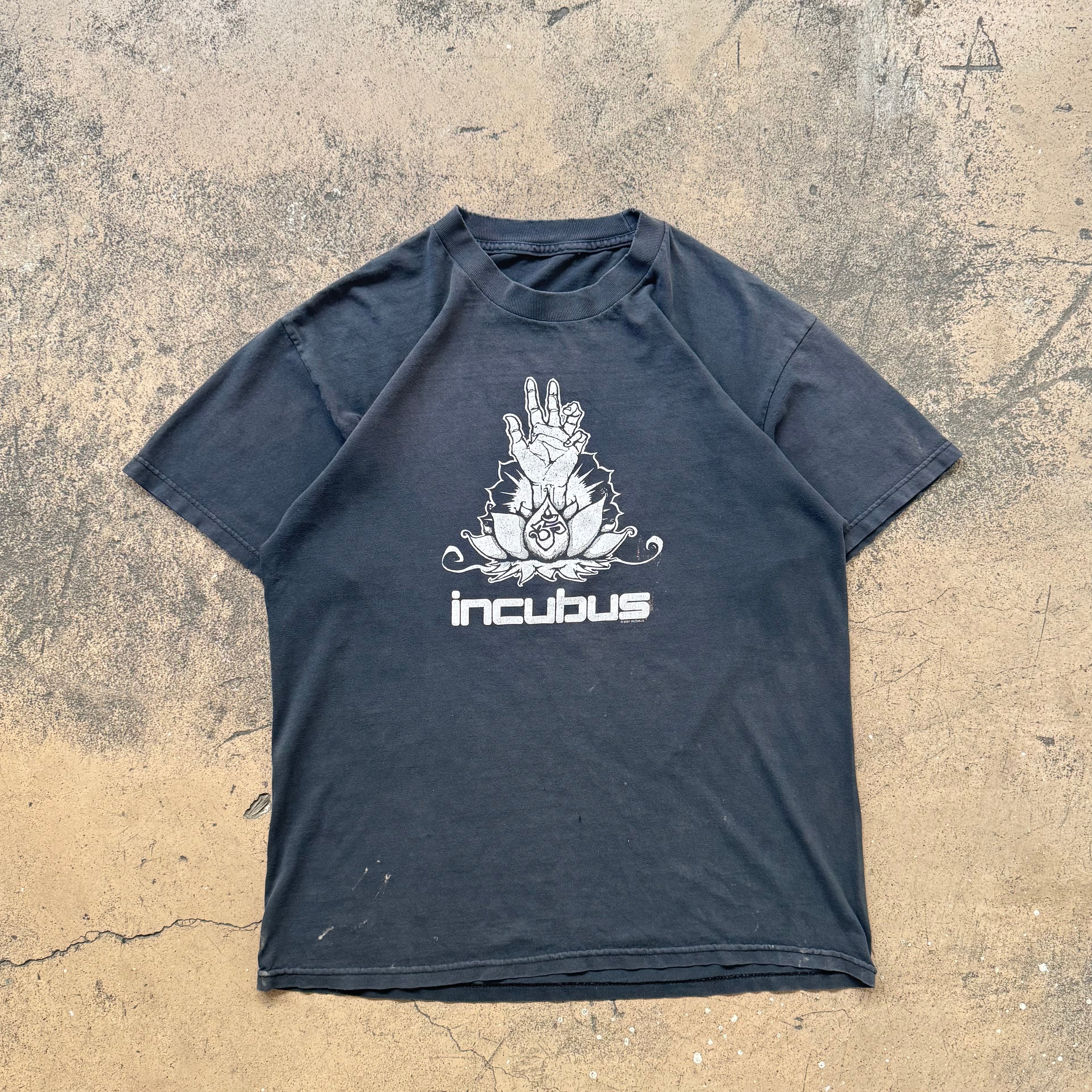 2001 incubus band tee - Large