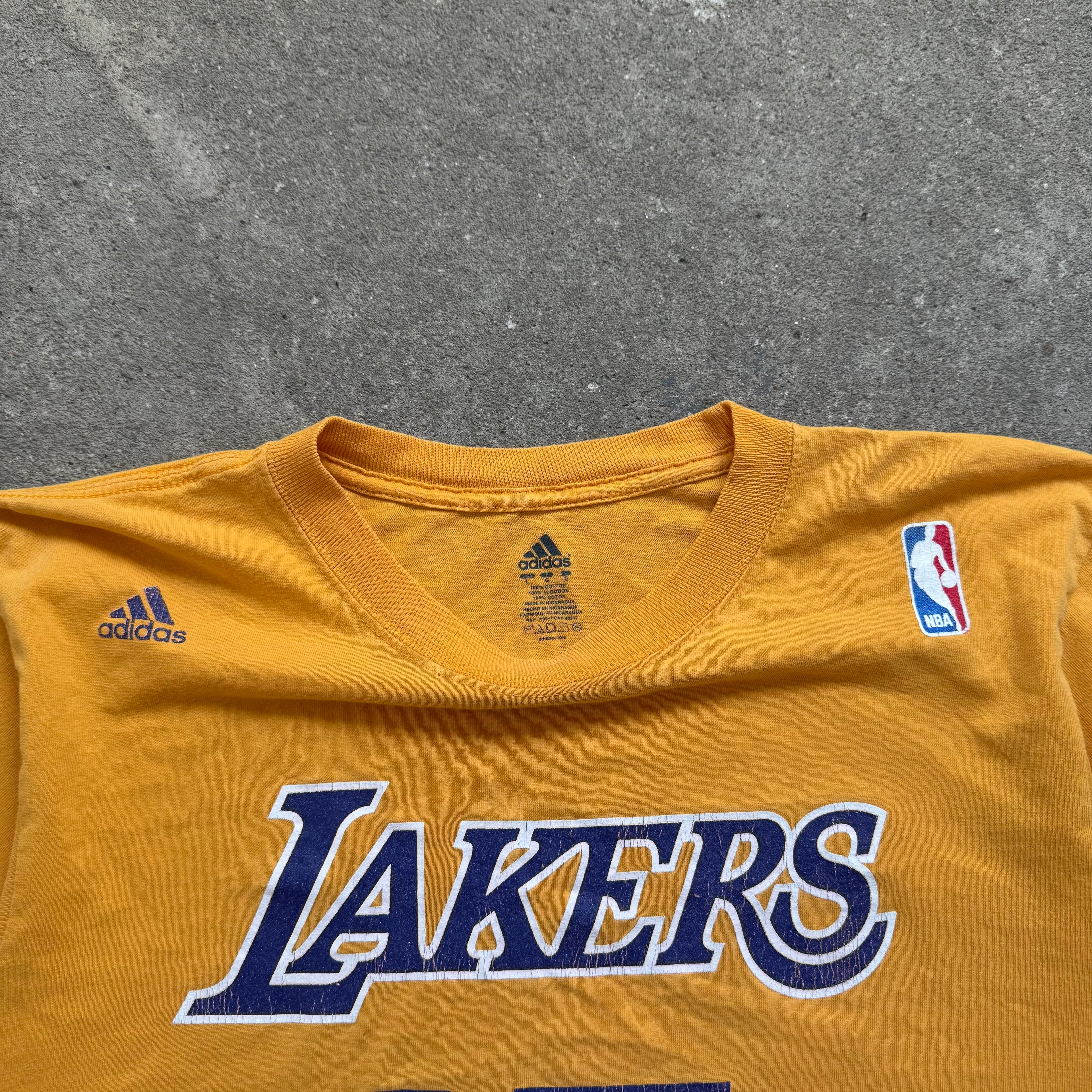 00s adidas lakers tee - Large