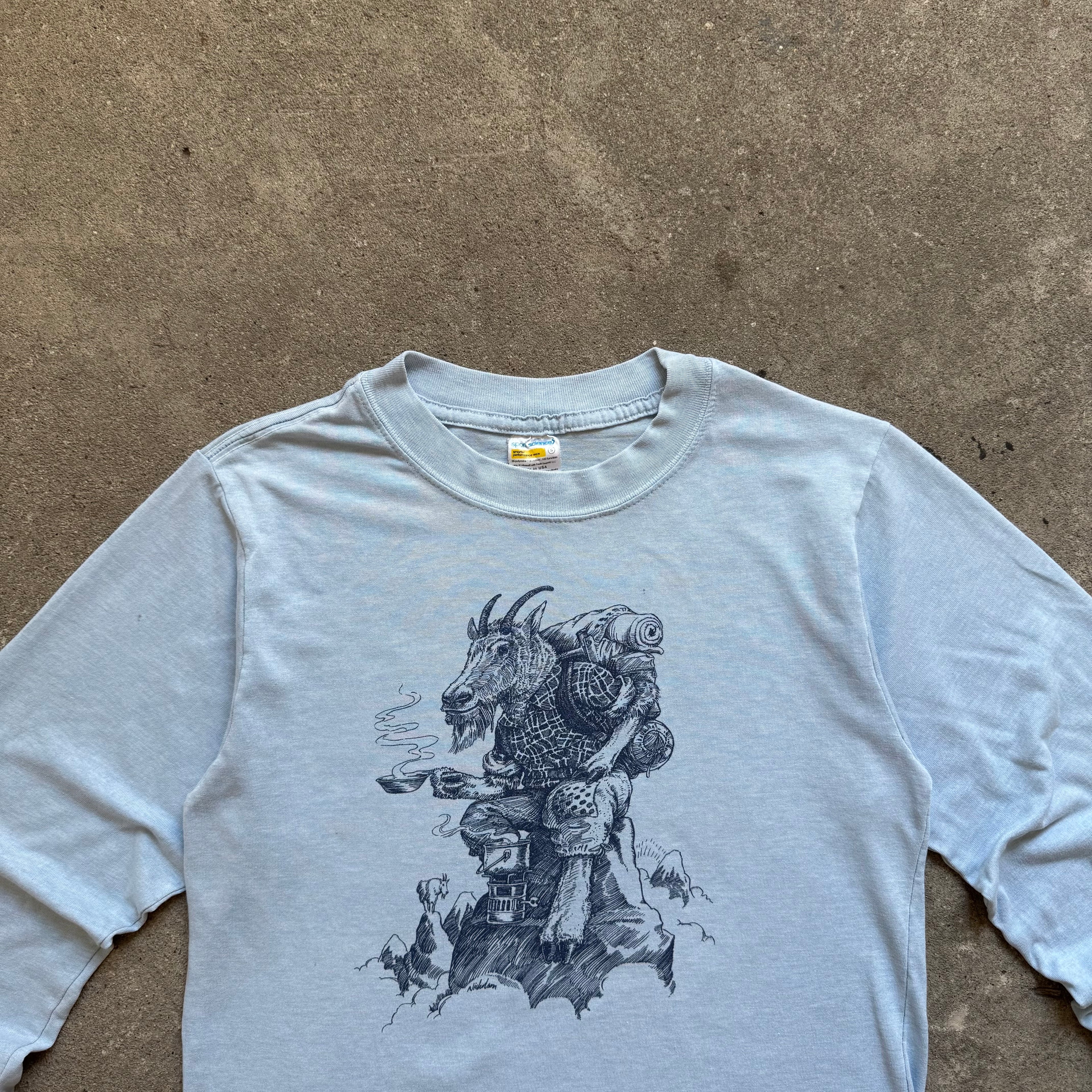 90s hiking goat tee - Small