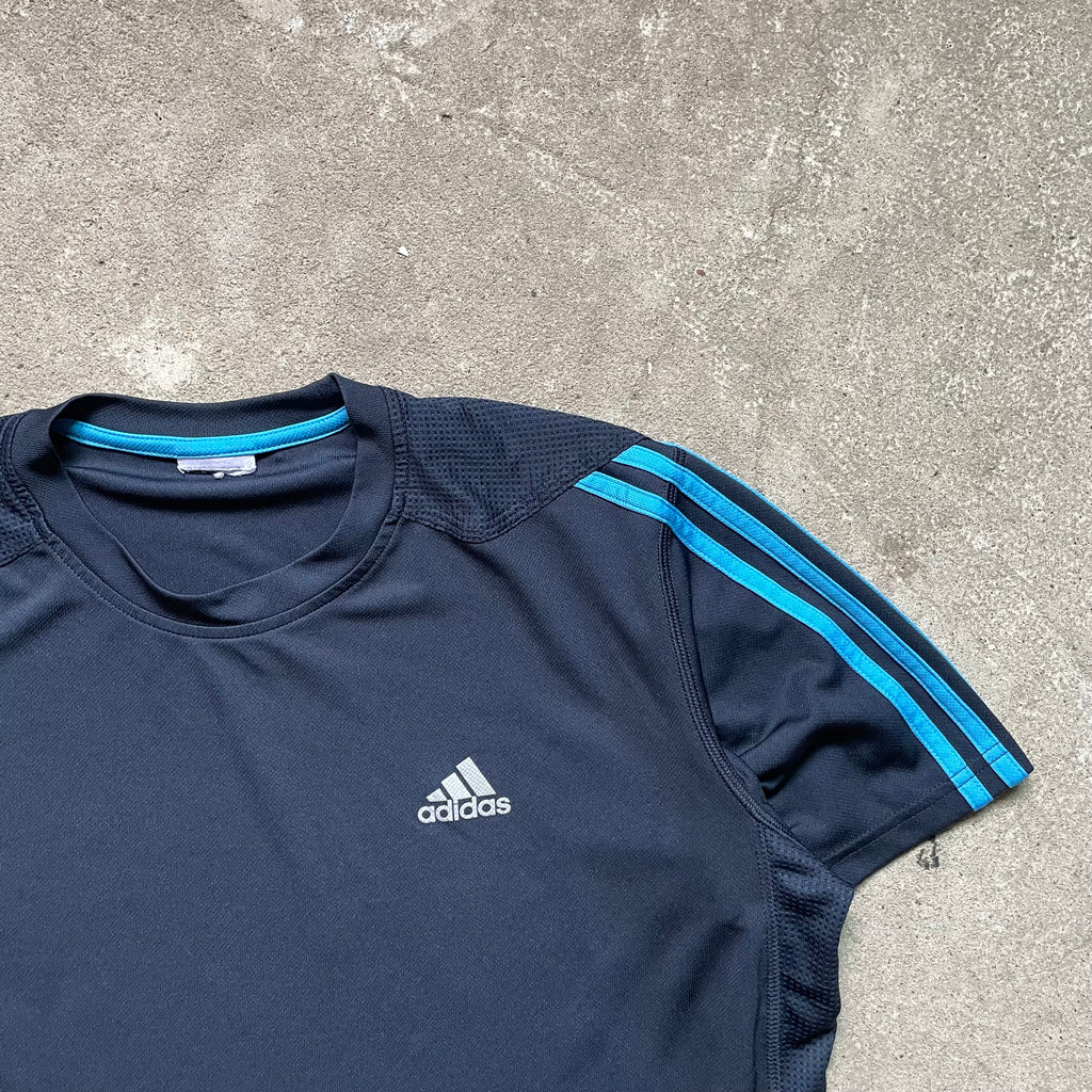 00s adidas tee - Large