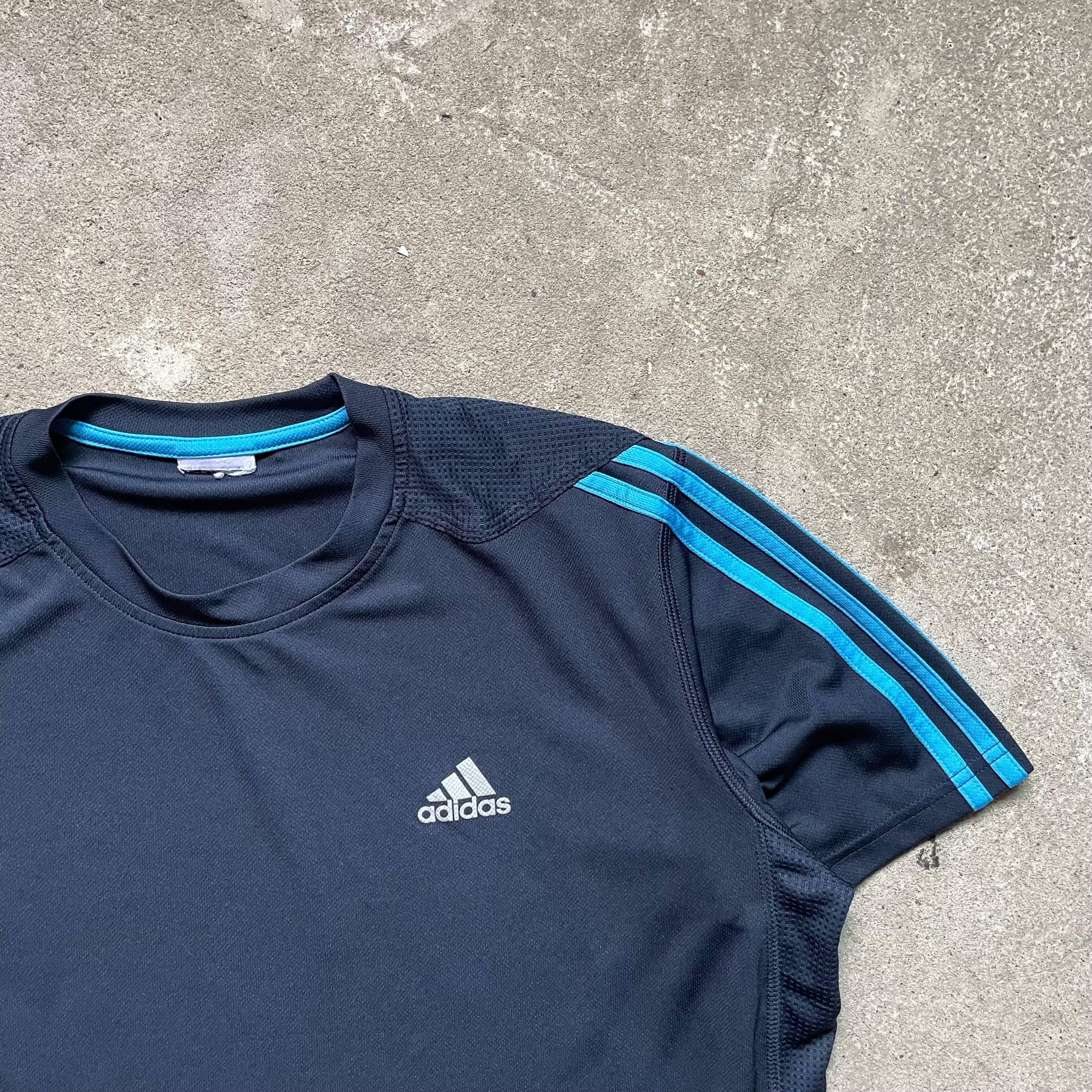 00s adidas tee - Large