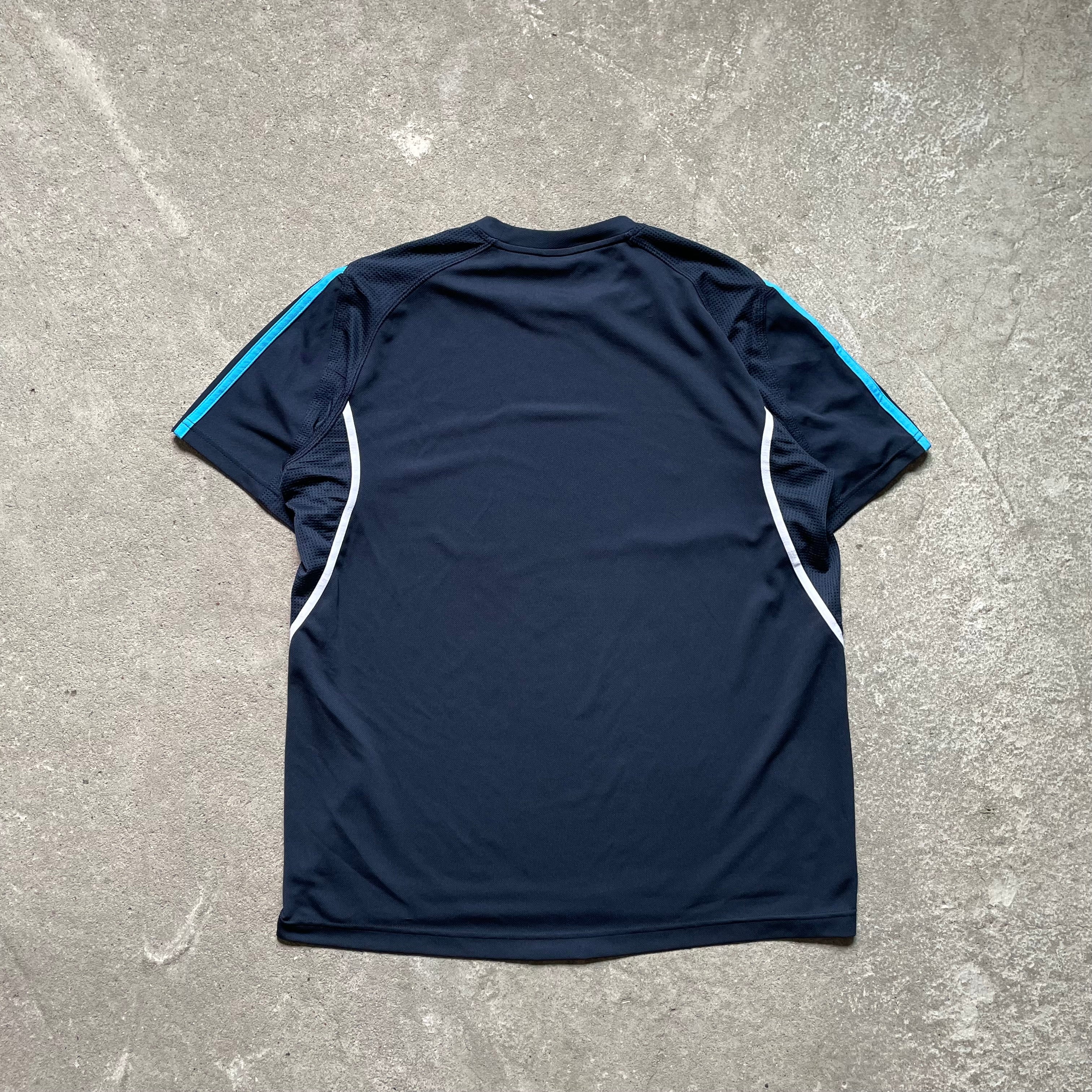 00s adidas tee - Large