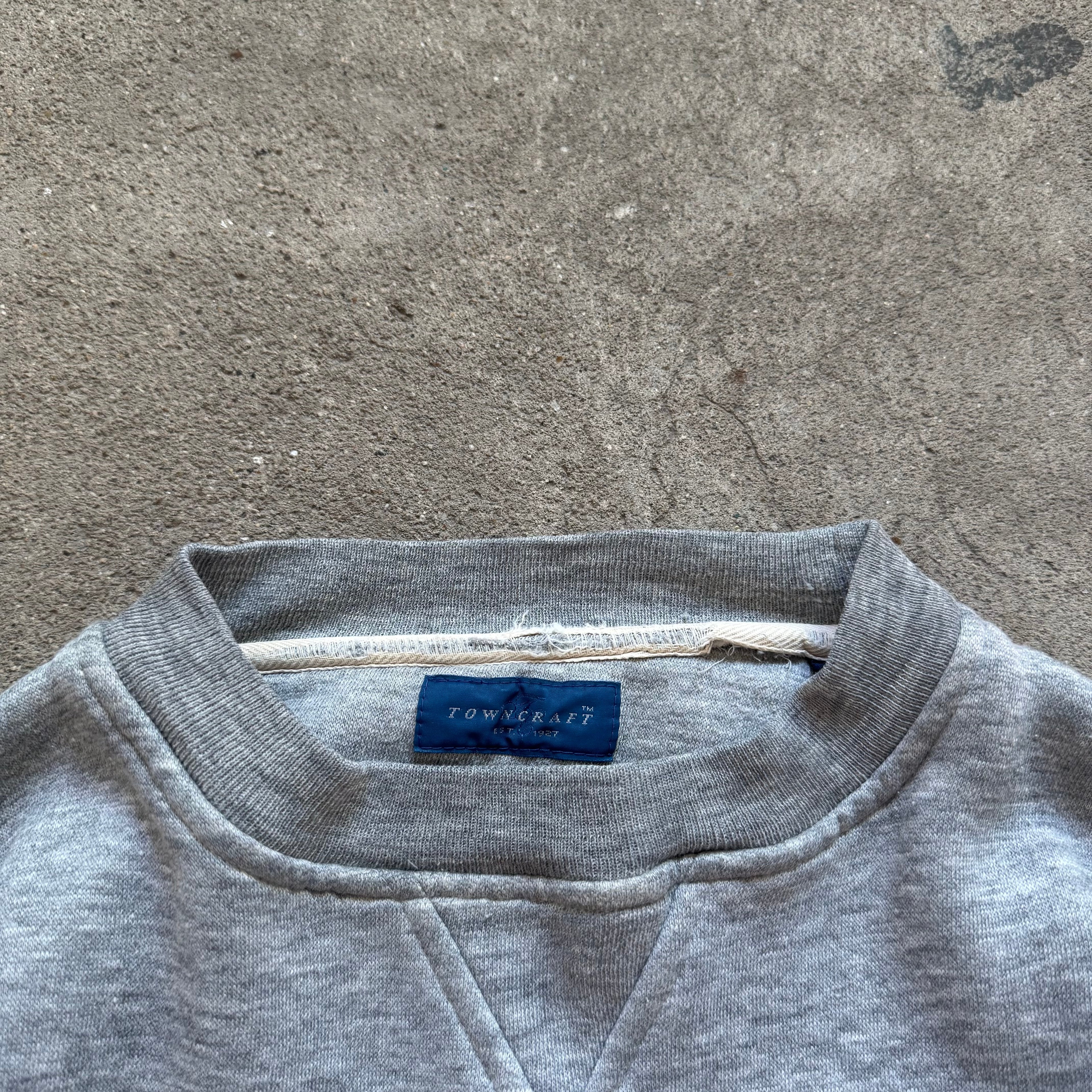 90s grey n blue crewneck - Med/Large