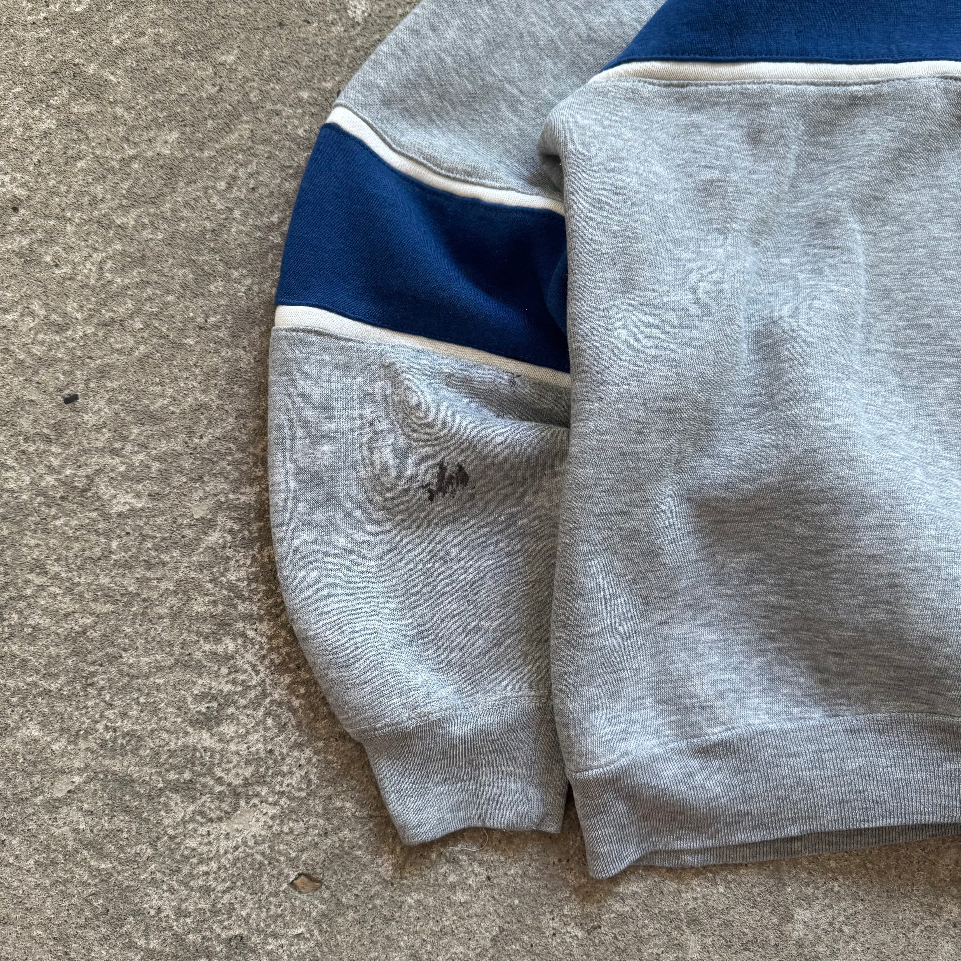 90s grey n blue crewneck - Med/Large