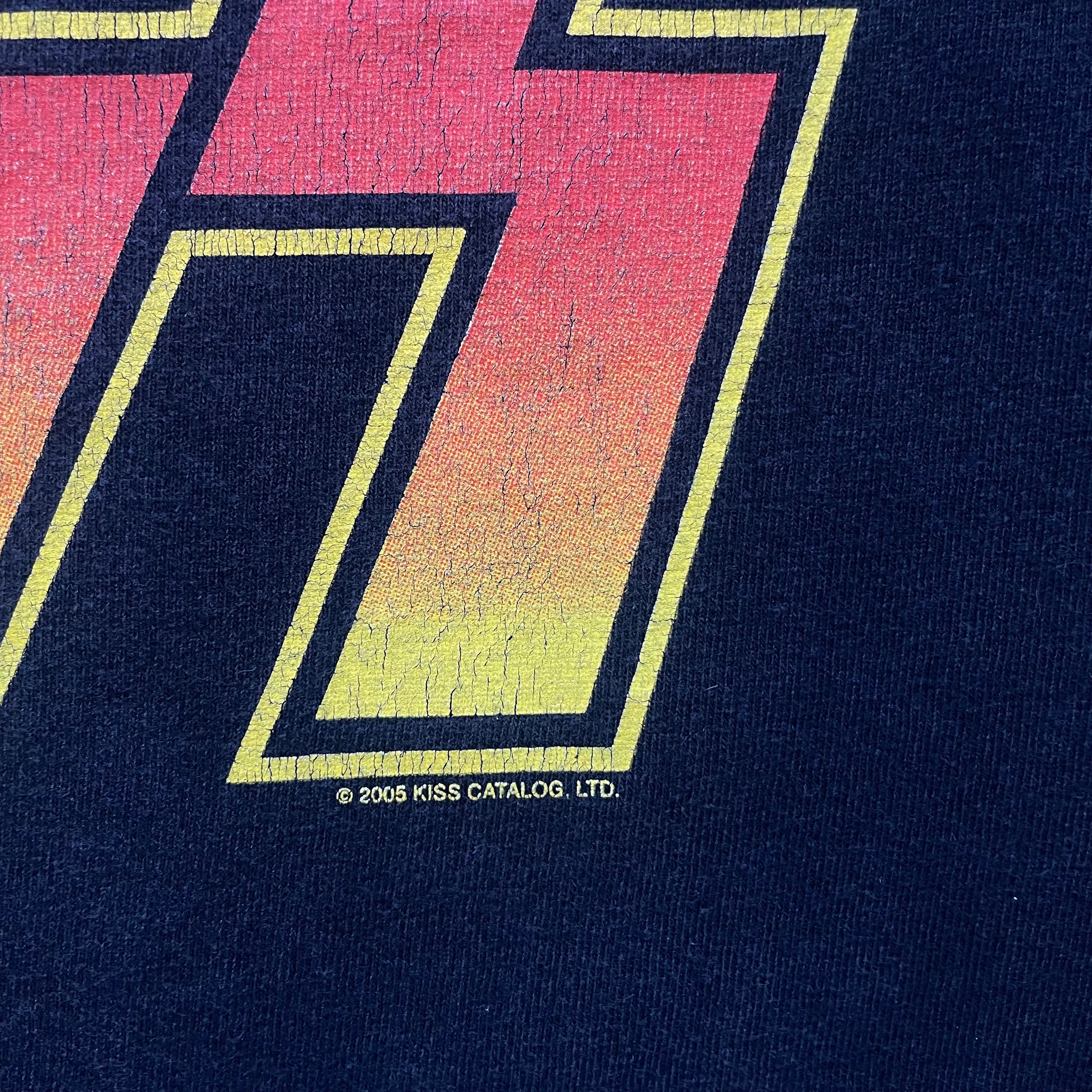 00s kiss band tee - medium